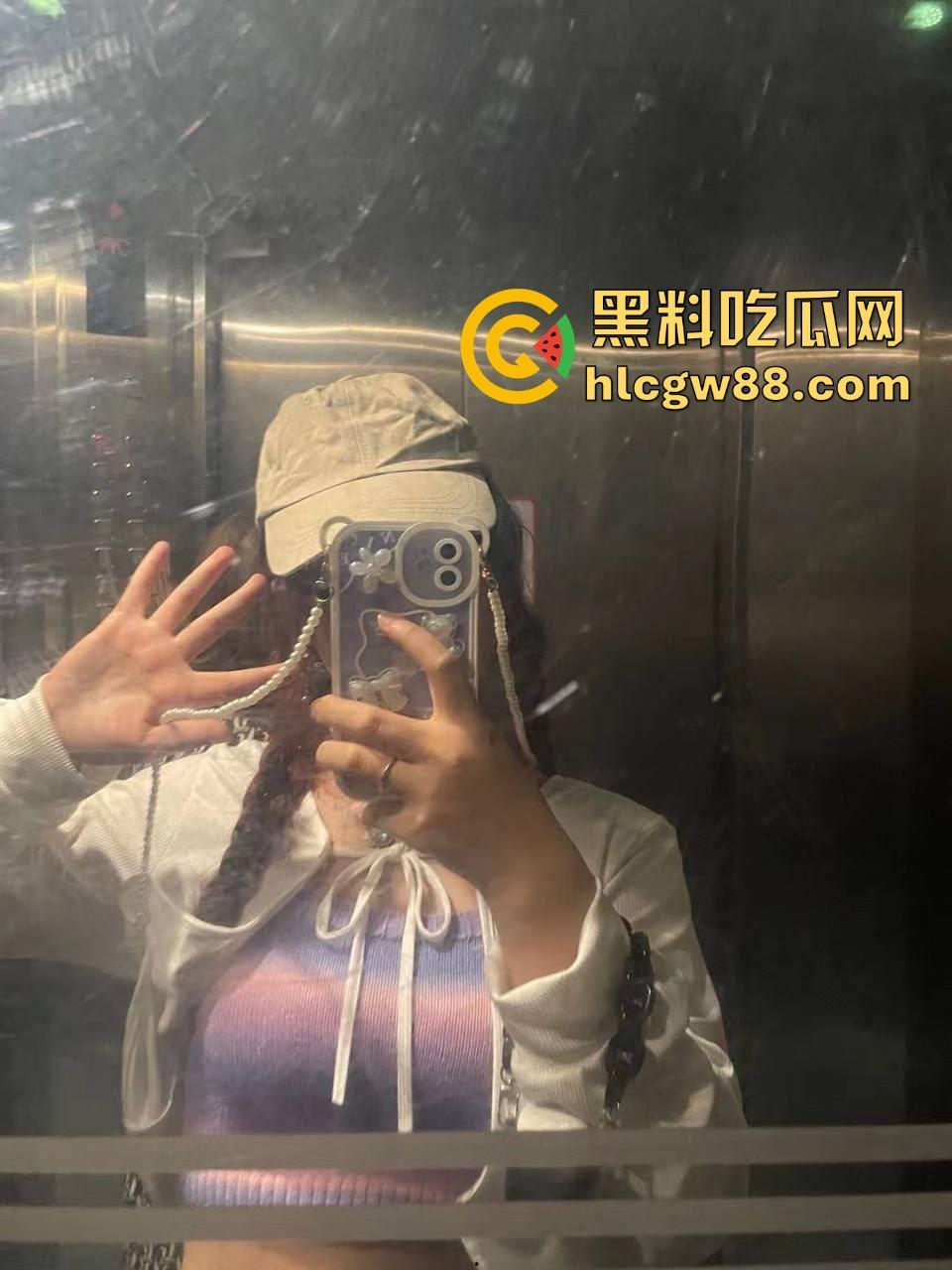 上海交通大学『周奕』反差骚母狗在酒店被丢床上爆操，激情打桩到失神，内射小穴表情太淫荡！  第5张