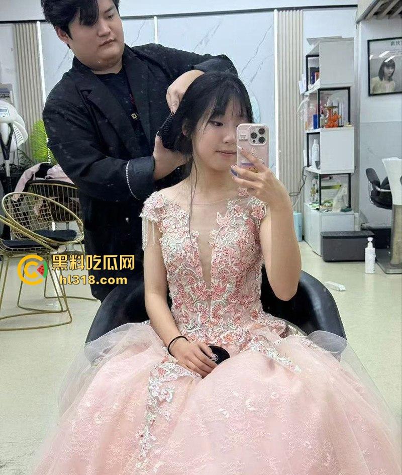 宁波大学【李鸣鸣】文艺眼镜妹揉穴自慰，反差蝴蝶逼惊喜见人，甜美呻吟诱惑无比，裸聊视频被曝光！  第1张