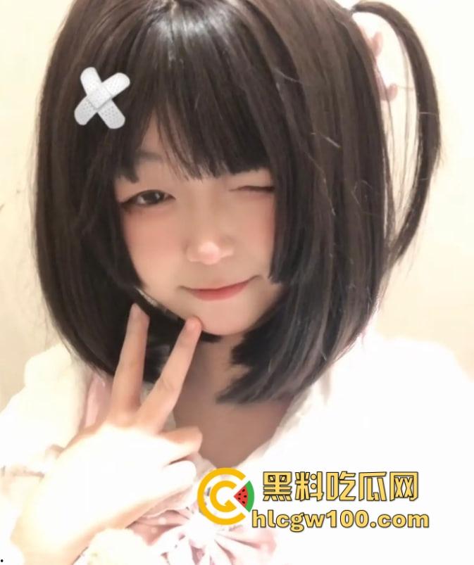 19岁学生骚婊【邵丽燏】土豪网调视频流出，乖乖掰逼拍内裤完成羞耻任务，小母狗本色暴露，真他妈骚到极致！  第2张