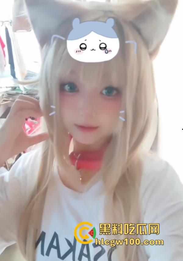 19岁学生骚婊【邵丽燏】土豪网调视频流出，乖乖掰逼拍内裤完成羞耻任务，小母狗本色暴露，真他妈骚到极致！  第4张