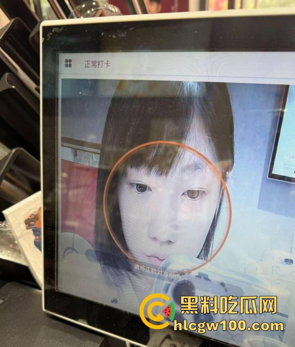 19岁学生骚婊【邵丽燏】土豪网调视频流出，乖乖掰逼拍内裤完成羞耻任务，小母狗本色暴露，真他妈骚到极致！  第13张