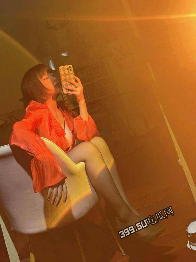 微博  抖音 甜小乜 全网首发 无忧传媒抖音百万网红 情趣内衣巨乳大尺度 第1张