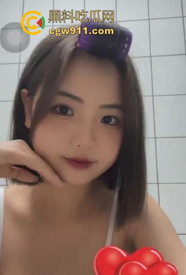 长春巨乳清纯实习女大，私密性爱视频遭渣男泄密！露脸口交骑乘坐屌，后入猛烈抽插，豪乳晃动激情四溢！  第1张