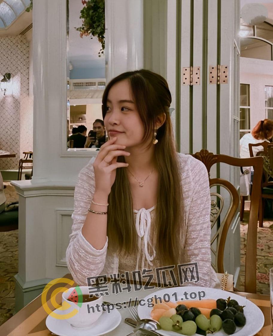 南京雨花台清纯少妇 长相神似【倪妮】 人美逼嫩口活好 谁能拒绝一个满眼都是你的肉便器呢  第3张