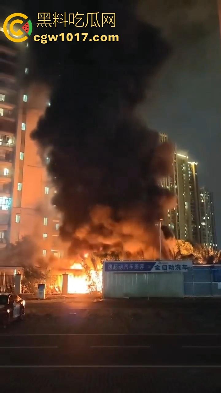 广东韶关碧桂园天玺湾，电动车充电自燃着大火，又是电动车着火，不管是在路上还是停车场真得离电车远点！  第5张
