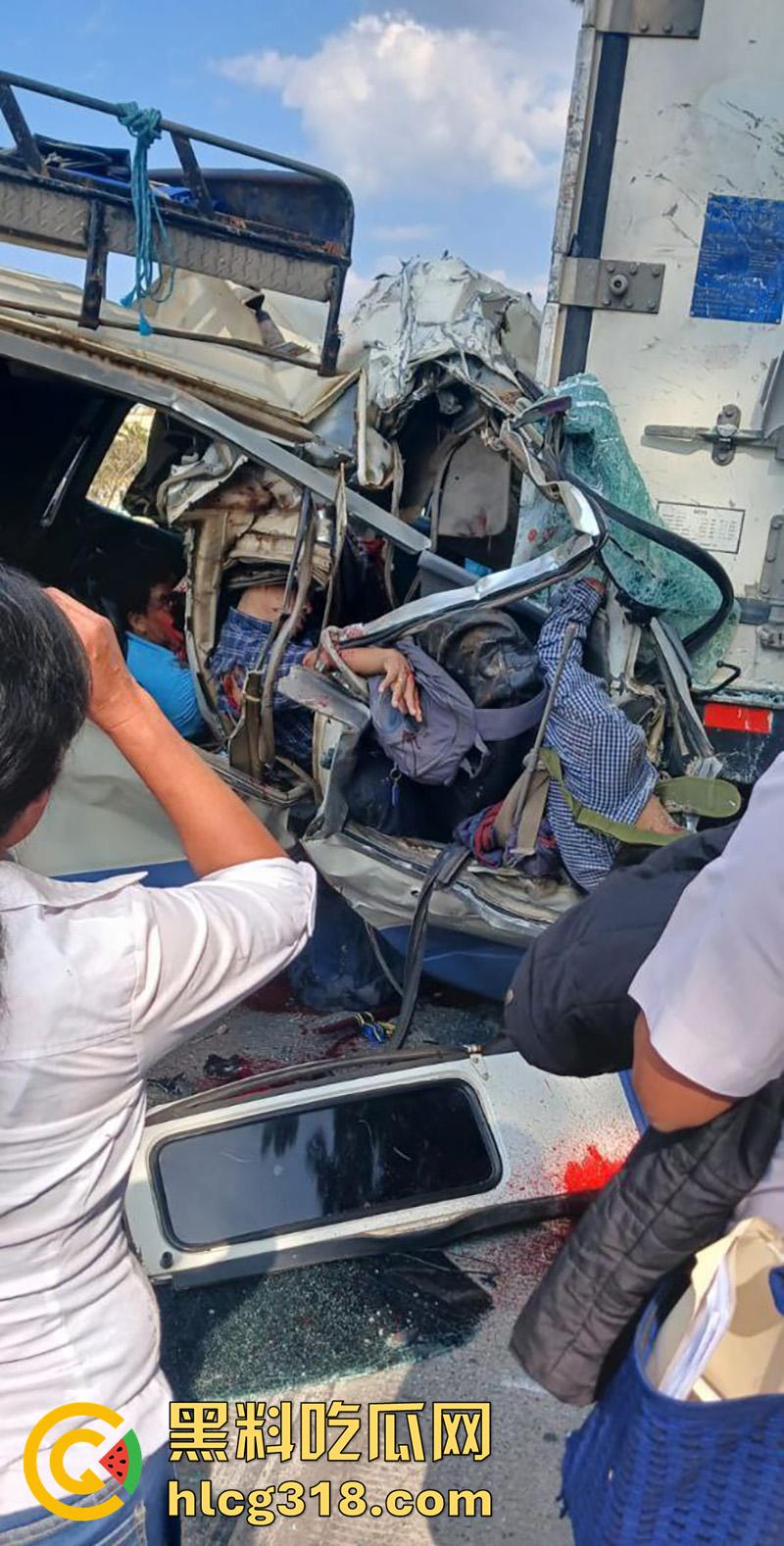 车祸没死脸却没了！印尼发生惨烈车祸，超速行驶失控撞上货车，乘客全部死亡司机面目全非！  第1张