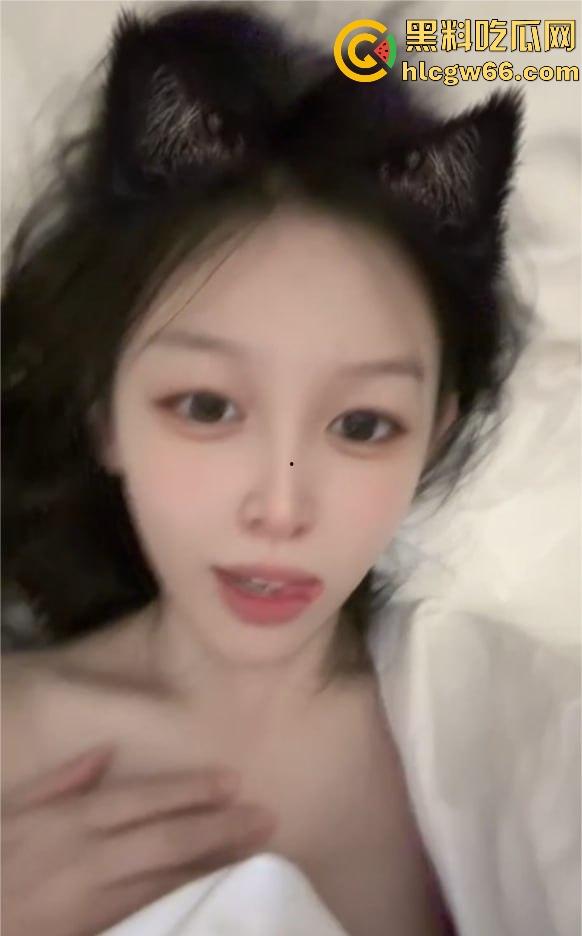 快手失恋土豆【何琪】出国旅游一圈 就成为驴友的肉便器 果断分手曝光 颜值与技术双双在线！  第2张