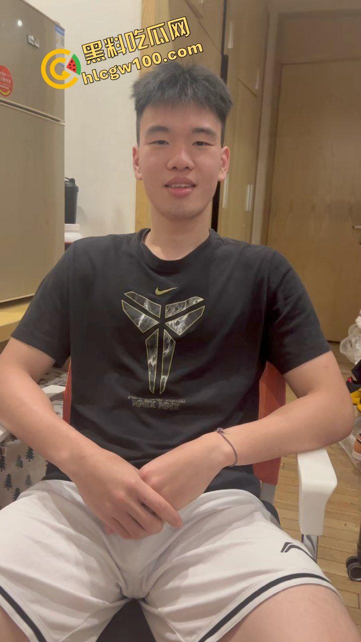 炸裂！CBA广州龙狮男篮【张兴亮】将艺术生女友【陈禹羽】装行李箱，宿舍过夜补习爆操！性爱泄密原创独家曝光！  第9张