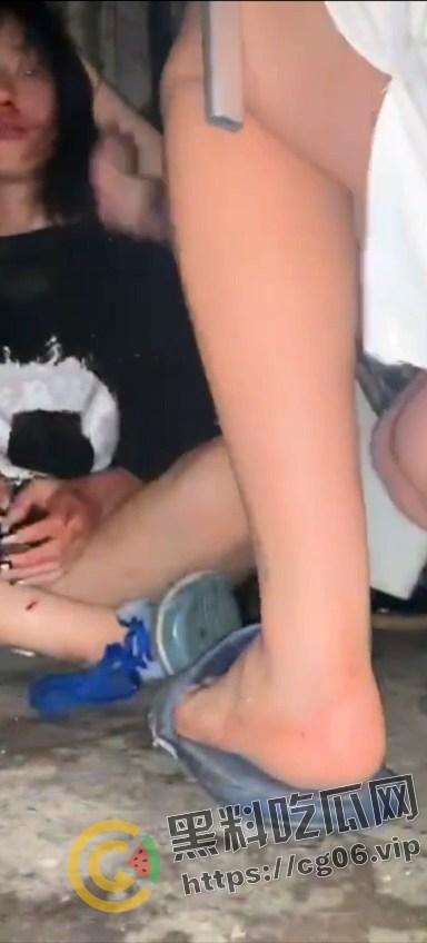 霸凌合集! 群殴暴打 强迫虐阴  是人性扭曲还是环境所迫？（十四） 第4张