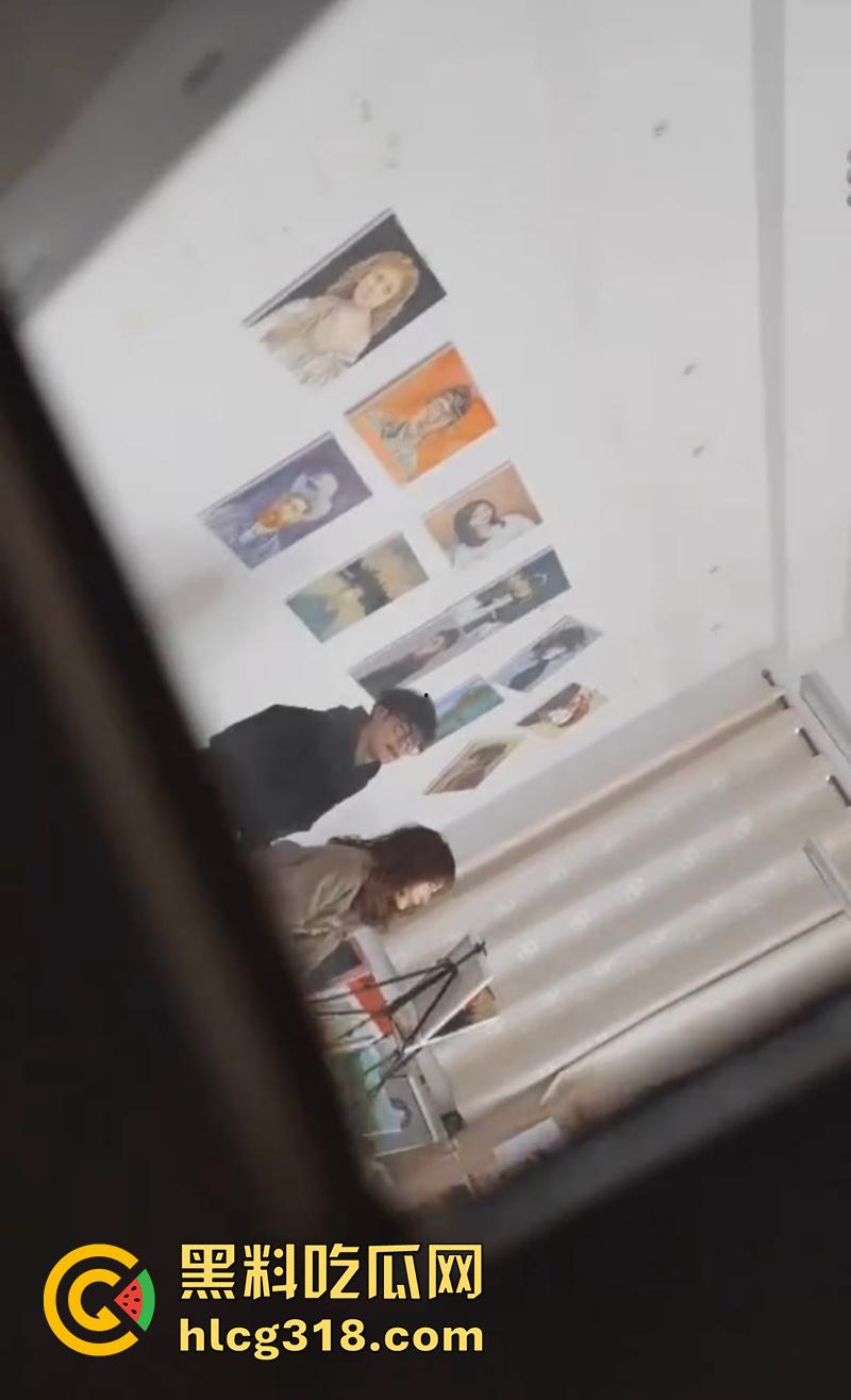 烟台画室师生偷情， 烟台科技职业学院画室，女老师勾引帅学生，激情后入撞击翘臀疯狂输出！  第3张