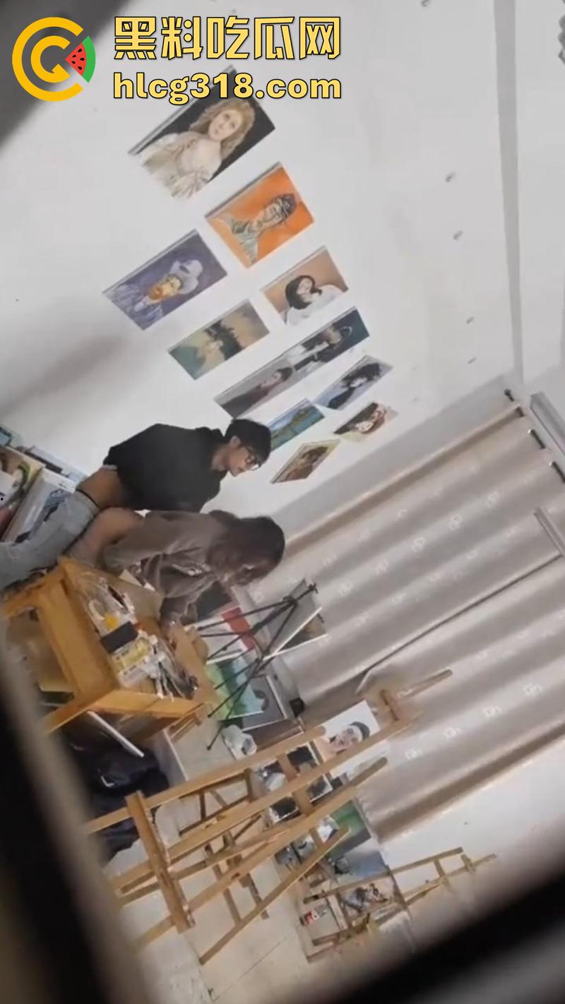 烟台画室师生偷情， 烟台科技职业学院画室，女老师勾引帅学生，激情后入撞击翘臀疯狂输出！  第6张