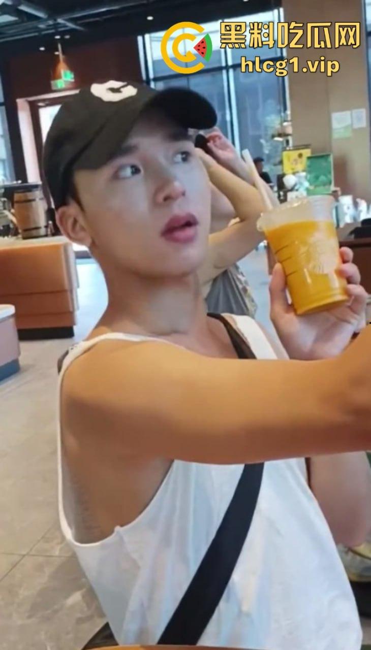 菊花残！博主【呆萌de小野兽】和美国老白男结婚了！被各类正能量大V集体曝光！  第7张