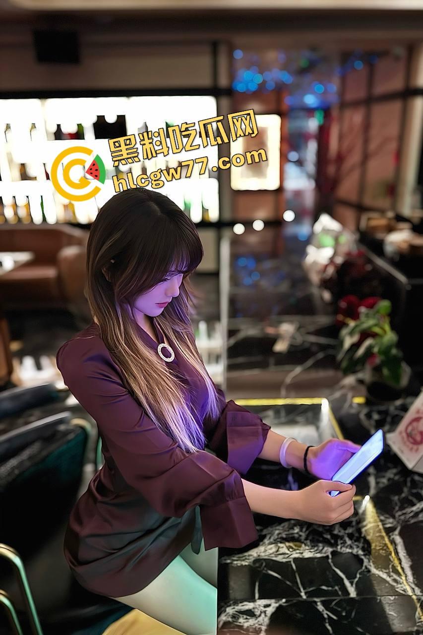 艺术反差婊留学生『田甜』 被带去KTV唱歌喝酒 微醺后带回酒店 没想到迎接她的是无尽的羞辱！  第1张