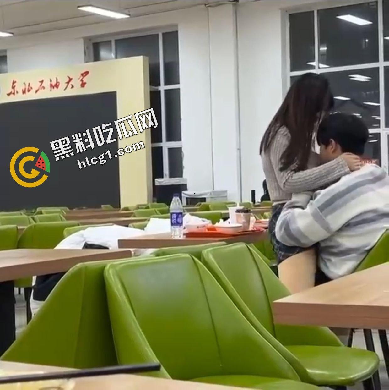 青春校园偷吃禁果大合集！教室 楼道发情做爱 一起来看看学生时期的悸动  第5张