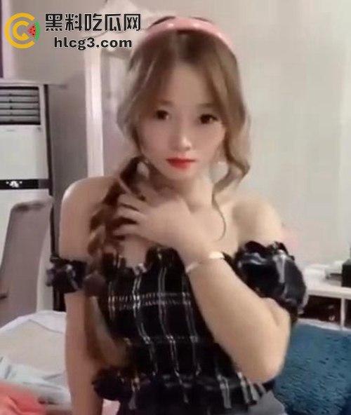 南通女学生直播性爱大秀，激情啪啪引爆抖音！  第3张