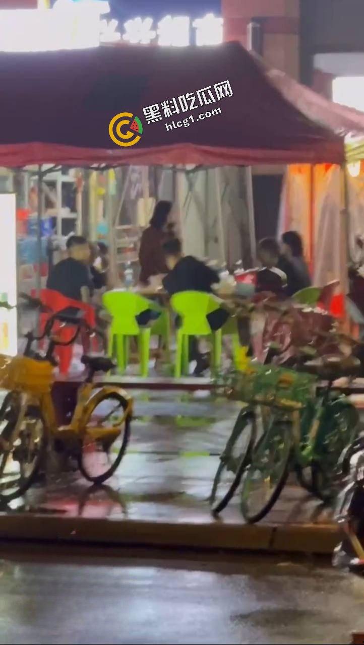 四川抖音46万粉丝网红『梅娜』看错朋友又看错恋人 深夜大排档和众人打架 现场视频流出  第9张