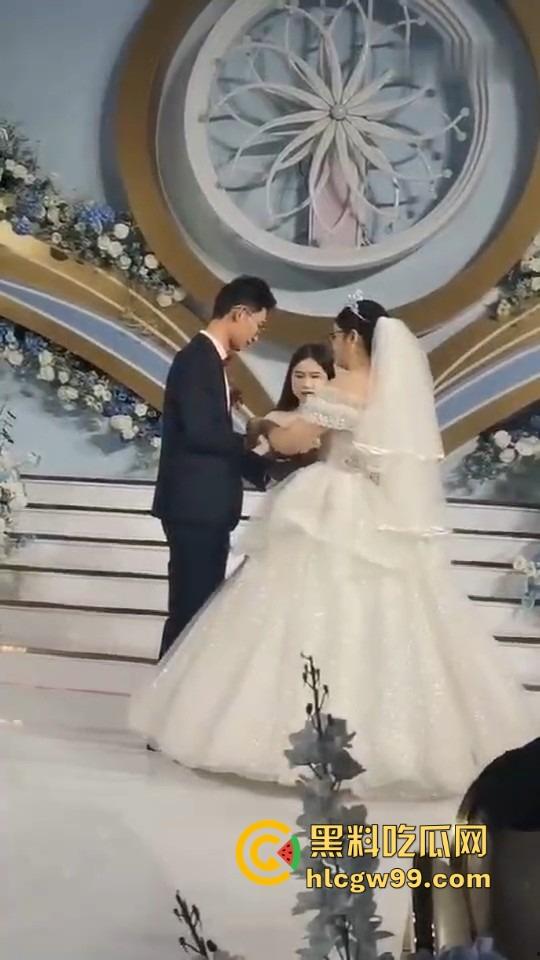 闺蜜比自己胖都嫁出去了，还要当伴娘送戒指，急火攻心气到晕倒，塑料姐妹情太真实了！  第3张