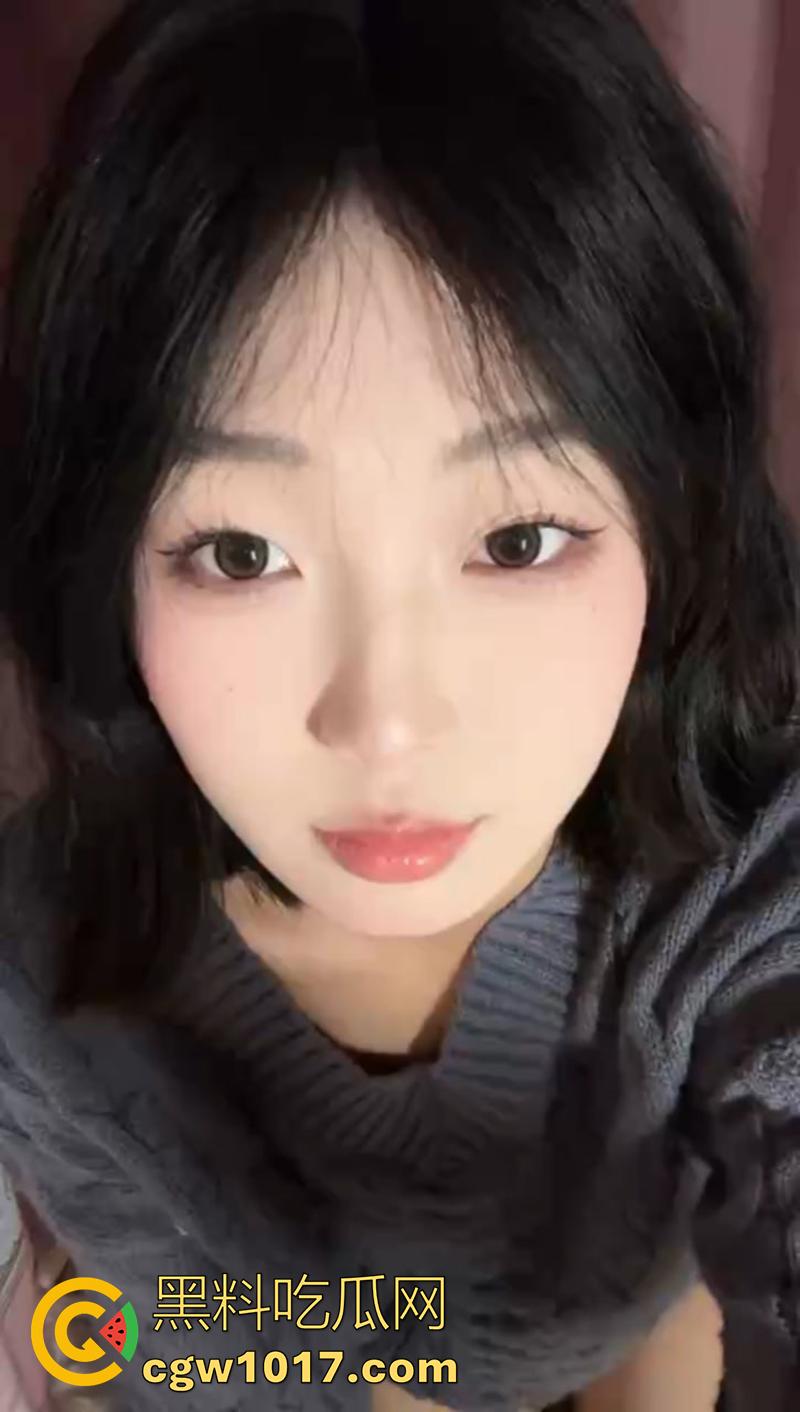 上海师大附中，颜值高中生小母狗【贾梦婷】，被金主大哥包养，放学回家还要被大哥各种远程指挥，虽然骚但却是真的嫩啊！  第1张