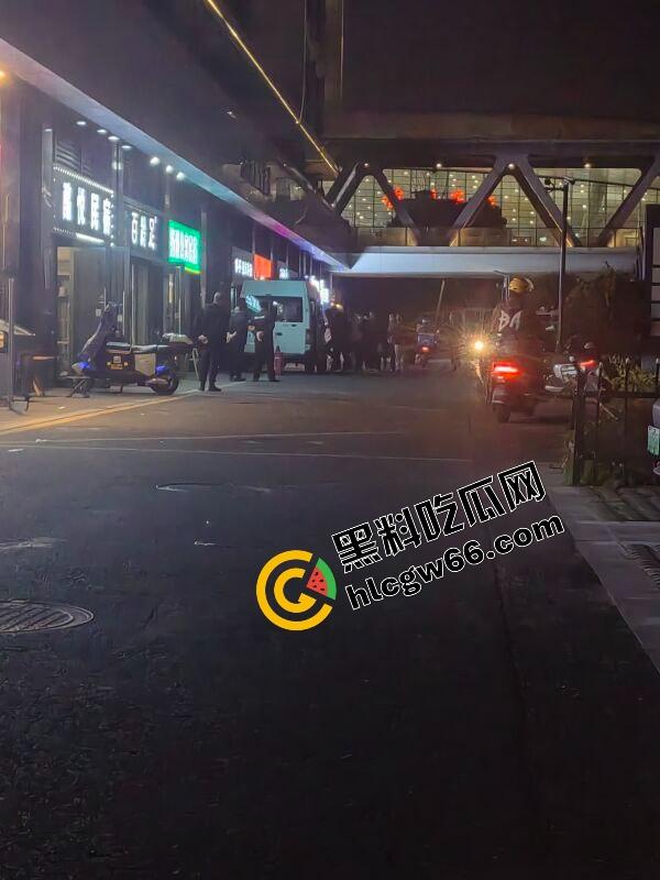 杭州东渡GAY群体光屁股堆成山，聚众开淫趴被当场抄家，大爷也混进去拼命对射，老年组也这么卷？  第8张