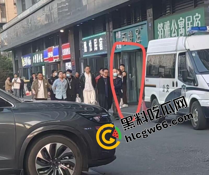 杭州东渡GAY群体光屁股堆成山，聚众开淫趴被当场抄家，大爷也混进去拼命对射，老年组也这么卷？  第9张