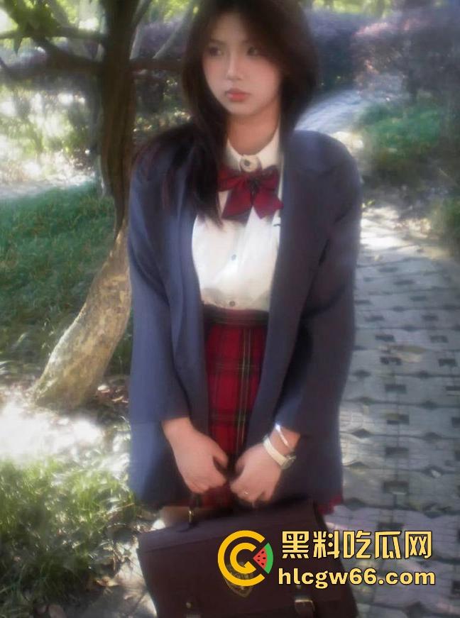 抖音天生荡妇圣体【宣宣】被网调教自慰 爆扣大黑木耳揉捏黑珍珠奶头 这逼一看就平时没少挨炮啊！  第5张