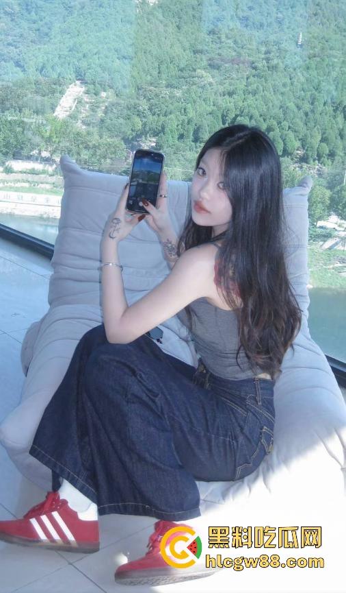 山东寿光顶级名媛【陈雅鑫】性爱视频疯传,富二代男友深夜疯狂输出,清纯女神竟被当成肉便器轮番爆操? 第1张 山东寿光顶级名媛【陈雅鑫】性爱视频疯传,富二代男友深夜疯狂输出,清纯女神竟被当成肉便器轮番爆操? 第1张