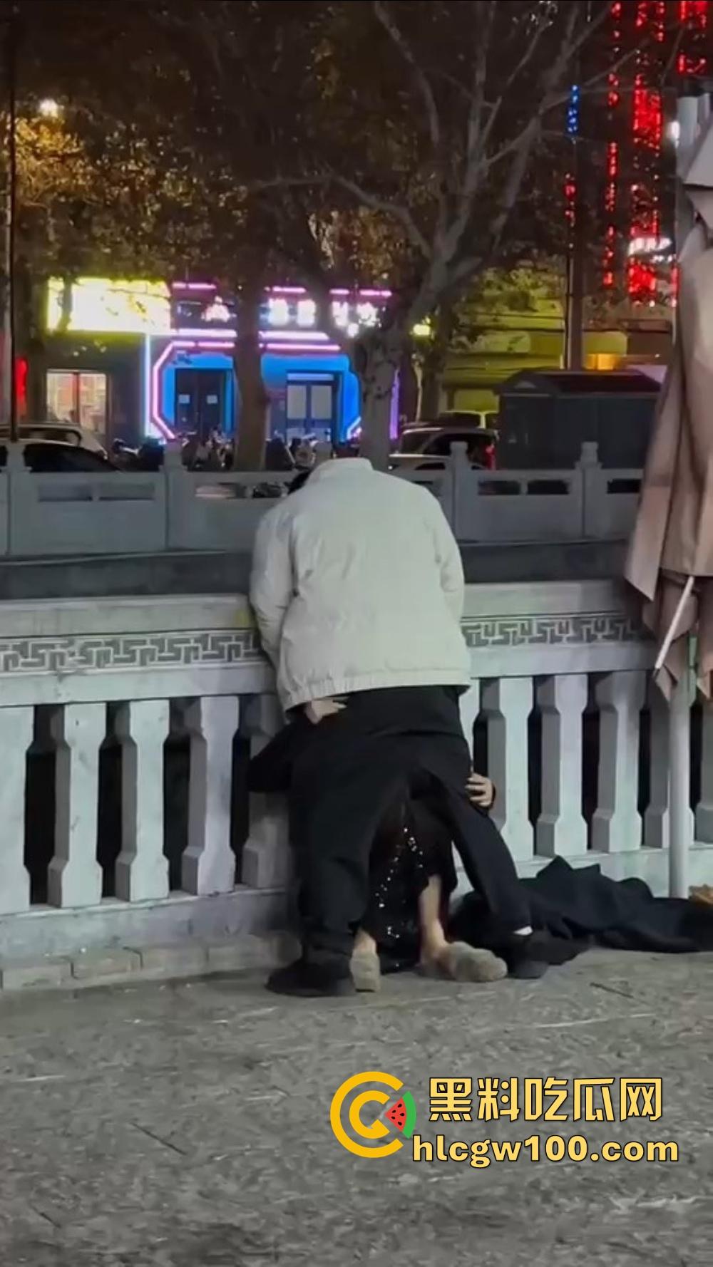 北京大哥路边发情当街怼,强按小姐姐头直接开搞,深喉怼到干呕,小姐姐手不知道该放哪,围观路人直看懵逼! 第12张 北京大哥路边发情当街怼,强按小姐姐头直接开搞,深喉怼到干呕,小姐姐手不知道该放哪,围观路人直看懵逼! 第12张