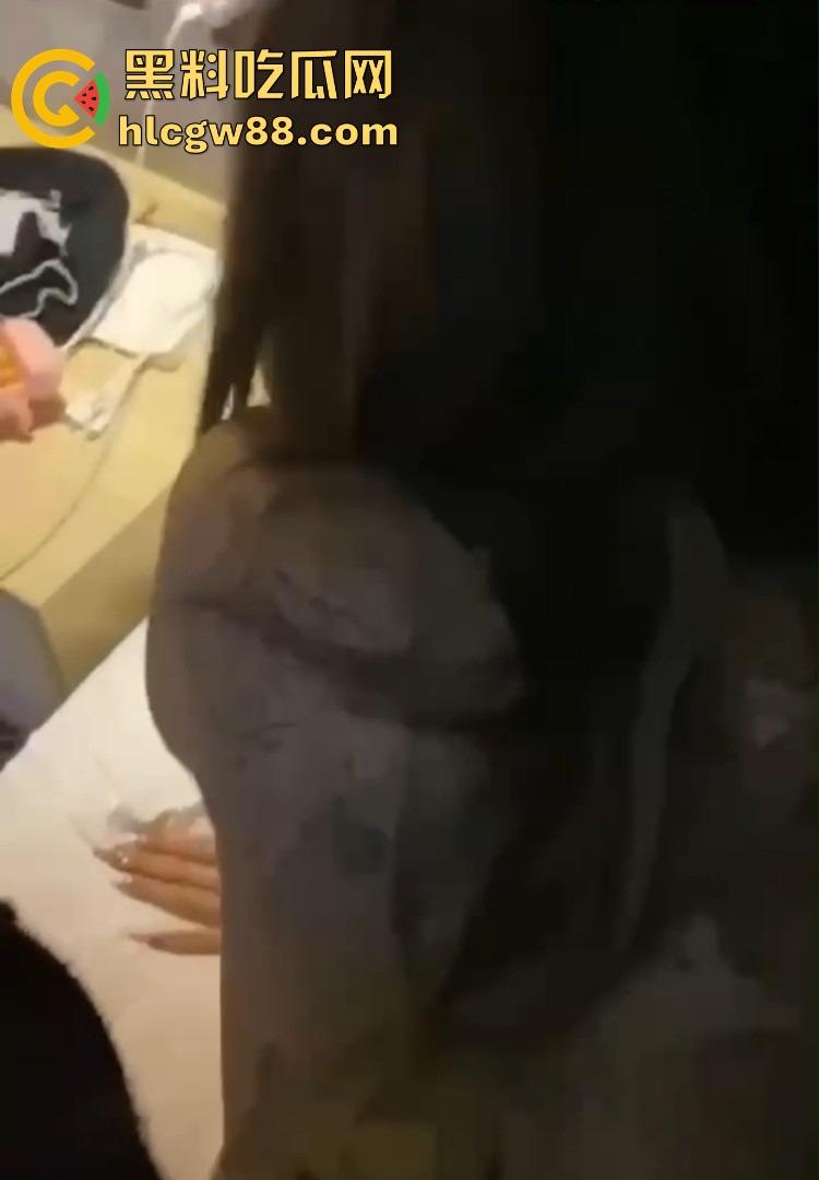 山东寿光顶级名媛【陈雅鑫】性爱视频疯传,富二代男友深夜疯狂输出,清纯女神竟被当成肉便器轮番爆操? 第9张 山东寿光顶级名媛【陈雅鑫】性爱视频疯传,富二代男友深夜疯狂输出,清纯女神竟被当成肉便器轮番爆操? 第9张