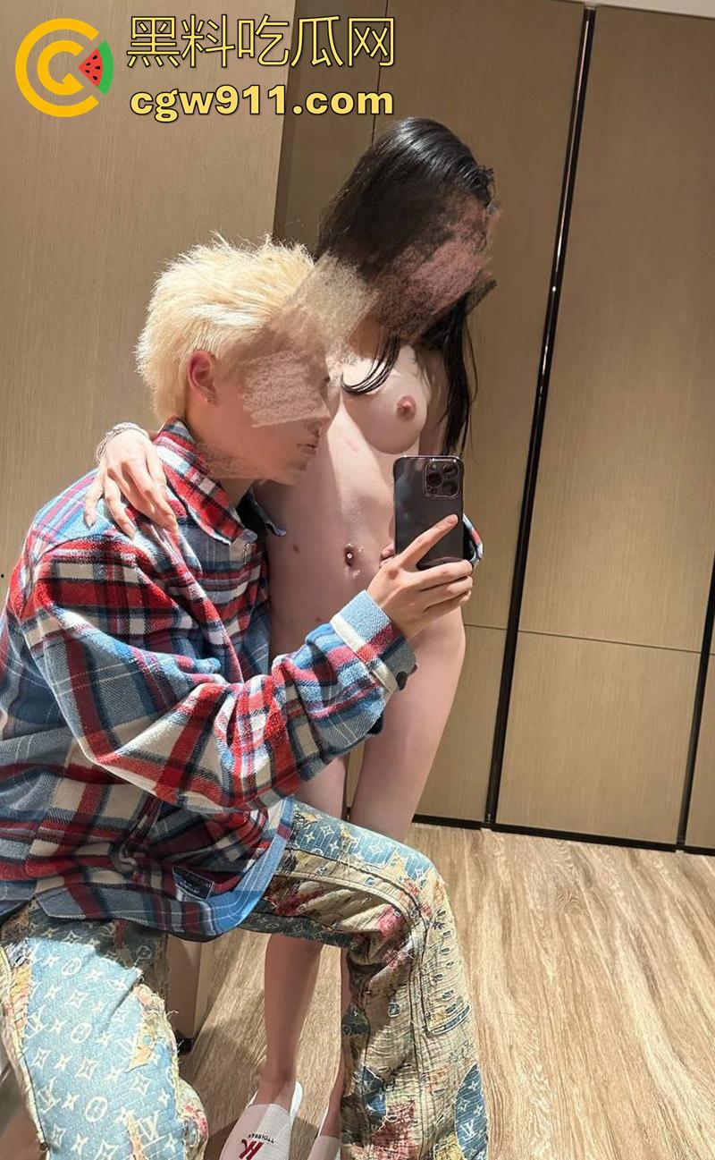 精液收集者【总在你背后TK】，顶级绿帽大神，调教极品女神娇妻成母狗，黄毛兄弟一起操，后入爆操肥臀骚妻！  第4张