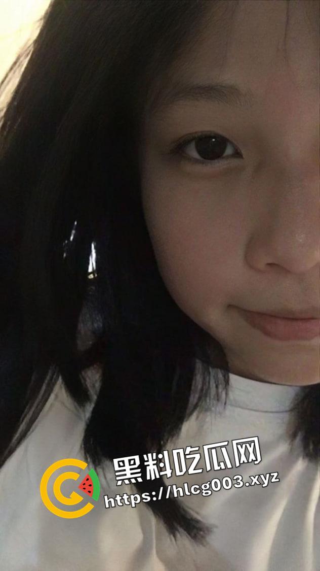 福建高中巨乳妹色诱老师 极品巨乳 珠圆玉润 自慰抠逼视频发给老师被曝光  第1张