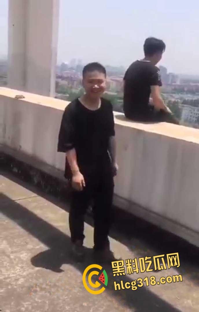 天台刺激拍照翻车，装逼坠楼，推人入狱，判个死刑还是判个无期呢？  第1张