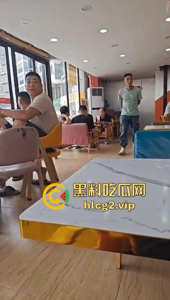 南宁熊孩子玩奶茶封口机被夹断四根手指！家长慌了才后悔疏忽奶茶店一片惊叫！  第4张