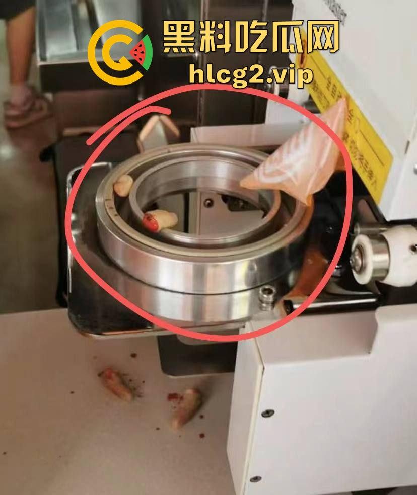 南宁熊孩子玩奶茶封口机被夹断四根手指！家长慌了才后悔疏忽奶茶店一片惊叫！  第8张