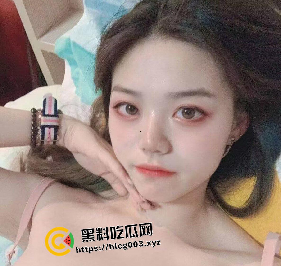 河南富士康事业部反差婊 公司内知名公交车 淫乱性生活骚女人 和领导打炮还主动要求拍视频  私密内容流出 第1张