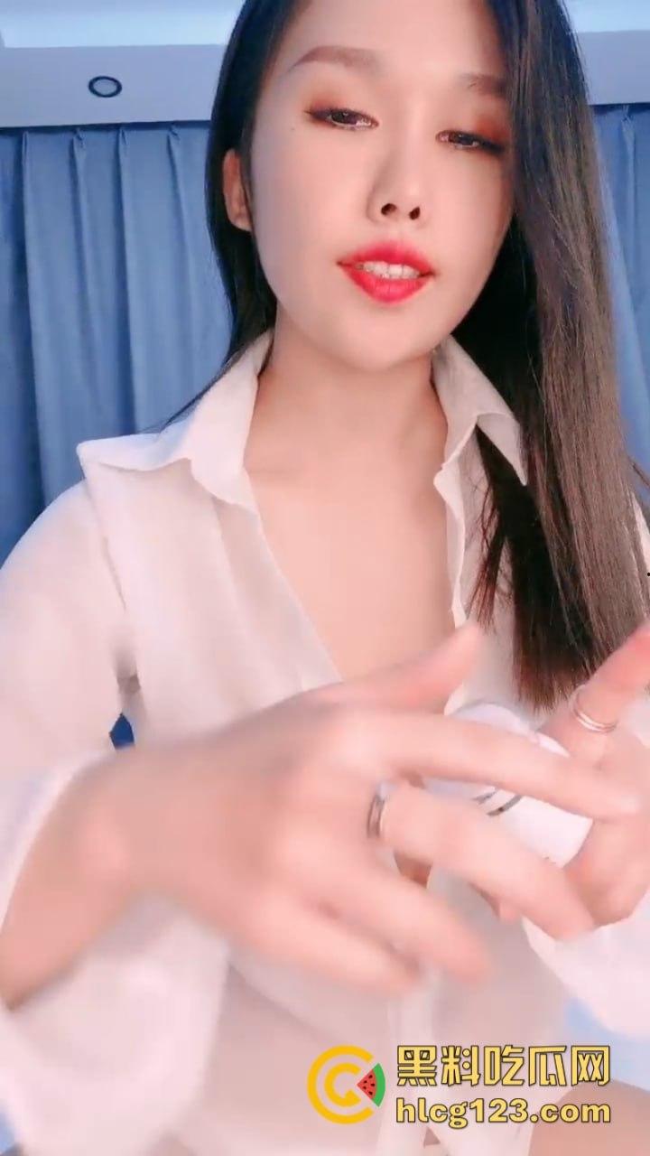 很顶！【半糖主播尼尼子】最新高价定制私拍 精液灌肠 道具插逼 潮喷女神  第5张