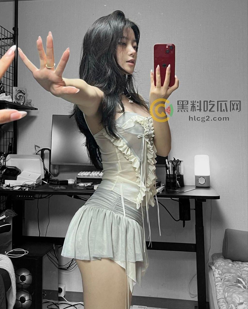 白瘦少女私拍大曝光，颜值高得让人惊叹，清纯脸蛋与骚气私拍大公开！  第7张