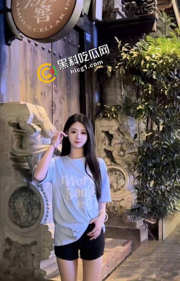 四川抖音小姐姐『卢晓滢』网红这条路走不通 改做鸡婆 日常兼职约炮视频流出  第2张