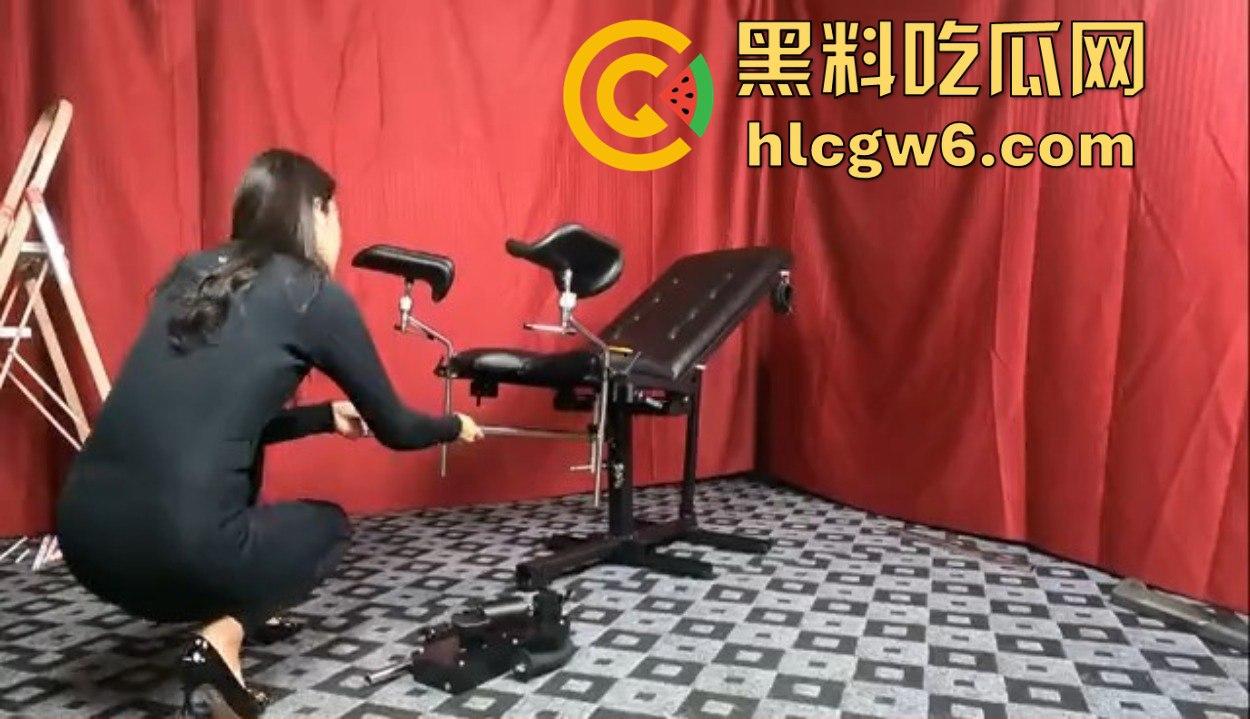 硬核黑科技全自动炮击床  三管齐发同时输出怼前门干后庭再送一嘴 假鸡巴插得飞起 老炮玩家的终极装备！ 第1张