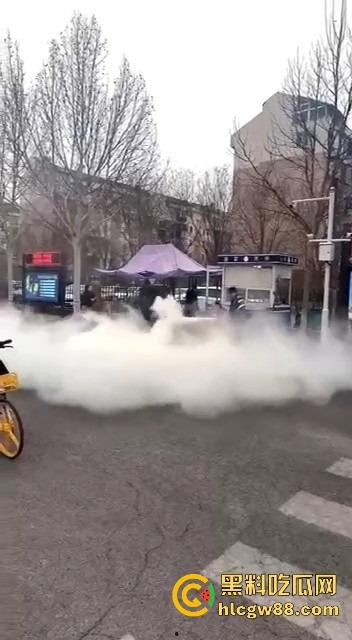 河北工业大学惊天血案，博士生不堪压榨持刀砍导师，门外爆发激烈冲突，学术奴役把人逼疯了！  第1张