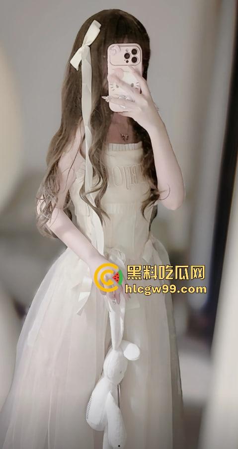 舔狗的梦炮友的床，抖音骚婊『绵绵小蛋糕』绿了兄弟，自己在床上被人操得高潮不断爽的翻白眼！独家曝光！  第7张