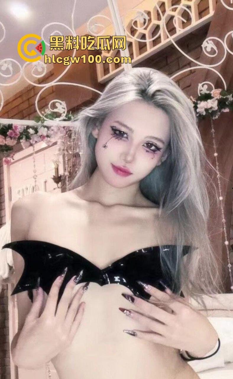 亚文化女友【赵婷】骚到极致，平时正经得像个人脱了衣服直接化身母狗，用跳蛋自慰到白浆直流 真的亚得一批！  第4张