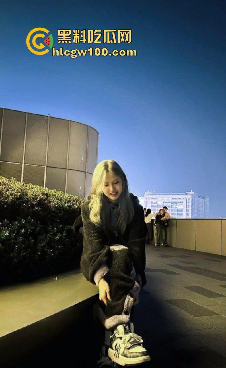 亚文化女友【赵婷】骚到极致，平时正经得像个人脱了衣服直接化身母狗，用跳蛋自慰到白浆直流 真的亚得一批！  第6张