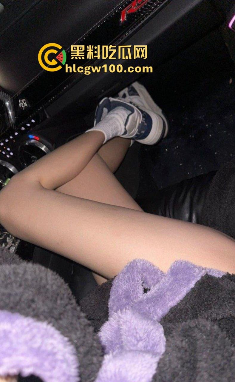 亚文化女友【赵婷】骚到极致，平时正经得像个人脱了衣服直接化身母狗，用跳蛋自慰到白浆直流 真的亚得一批！  第10张