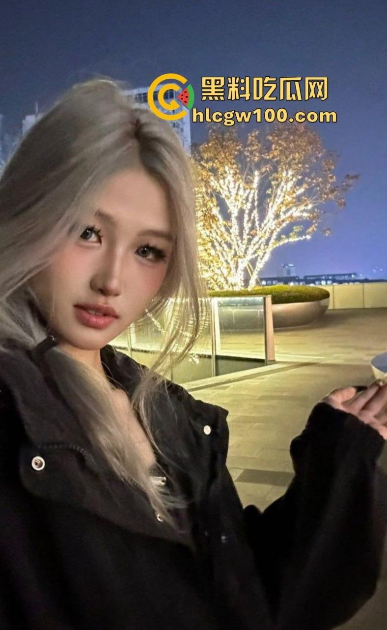 亚文化女友【赵婷】骚到极致，平时正经得像个人脱了衣服直接化身母狗，用跳蛋自慰到白浆直流 真的亚得一批！  第12张