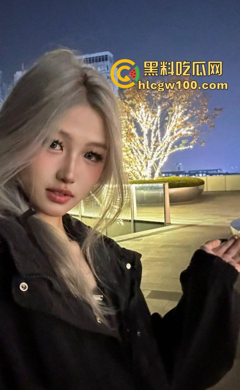 亚文化女友【赵婷】骚到极致，平时正经得像个人脱了衣服直接化身母狗，用跳蛋自慰到白浆直流 真的亚得一批！  第16张