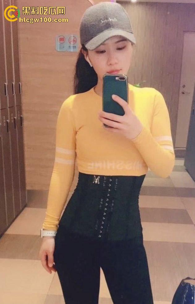 南京瑜伽教练【kioco】冷艳少妇就是个骚蹄子 钓了半年重金拿下 上床后主动求插骚穴喷到高潮连舔带操！  第3张