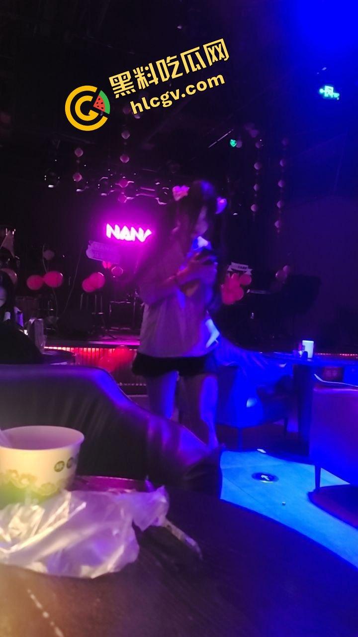 江西艺术职业学院小骚货【林舟漪】大一就在酒吧乱混 和混混开房做爱！独家曝光流出！  第4张