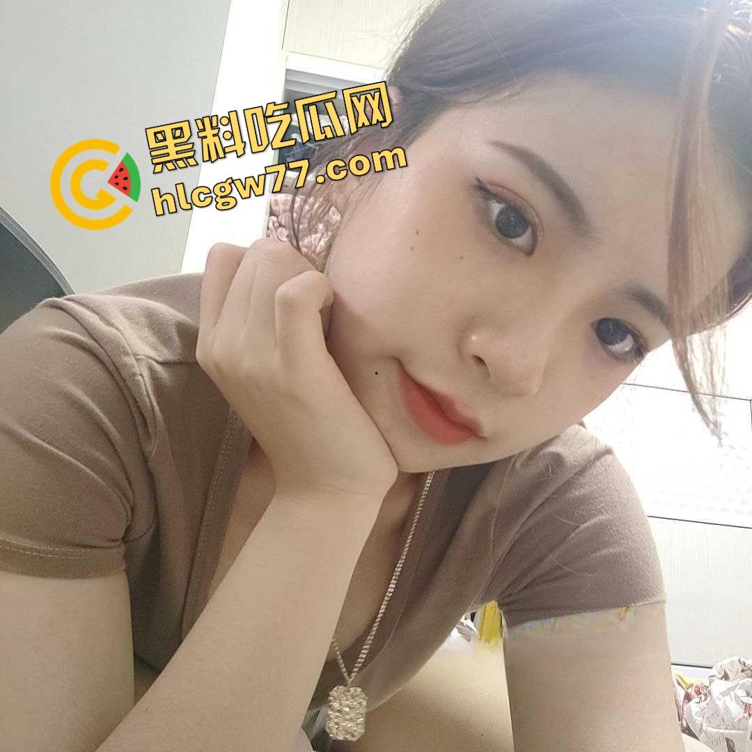 南宁甜美女老师【柳林依】白天教书育人，晚上换粉嫩穿搭被炮友操到嗷嗷叫，反差骚货天花板！  第4张