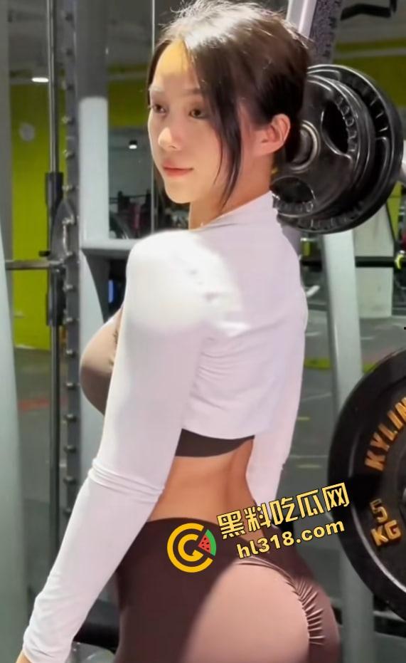 健身UP主『冰块』约炮高颜值留学生，后入蜜桃臀全程高清流出，神仙身材太犯规太顶了！  第4张