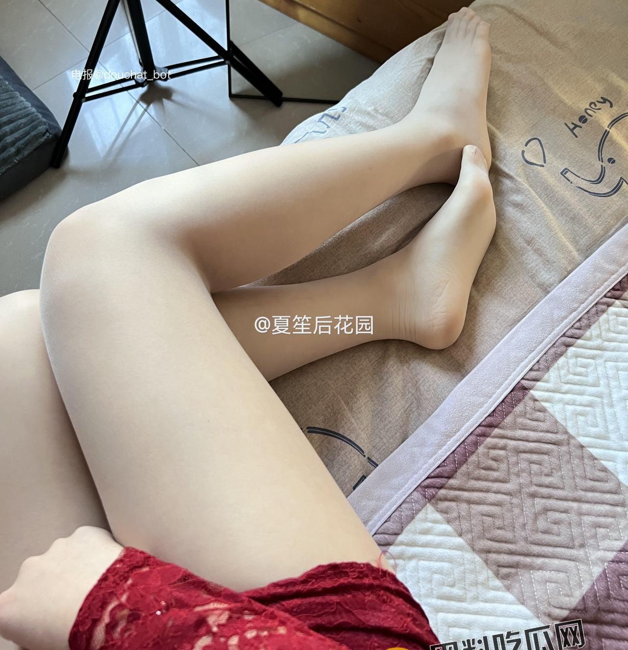 擦边网红【夏笙】微密圈流出被熟人贩卖造谣导致退圈  努力擦边的小姐姐有什么错呢 绝版资源大放送 第14张